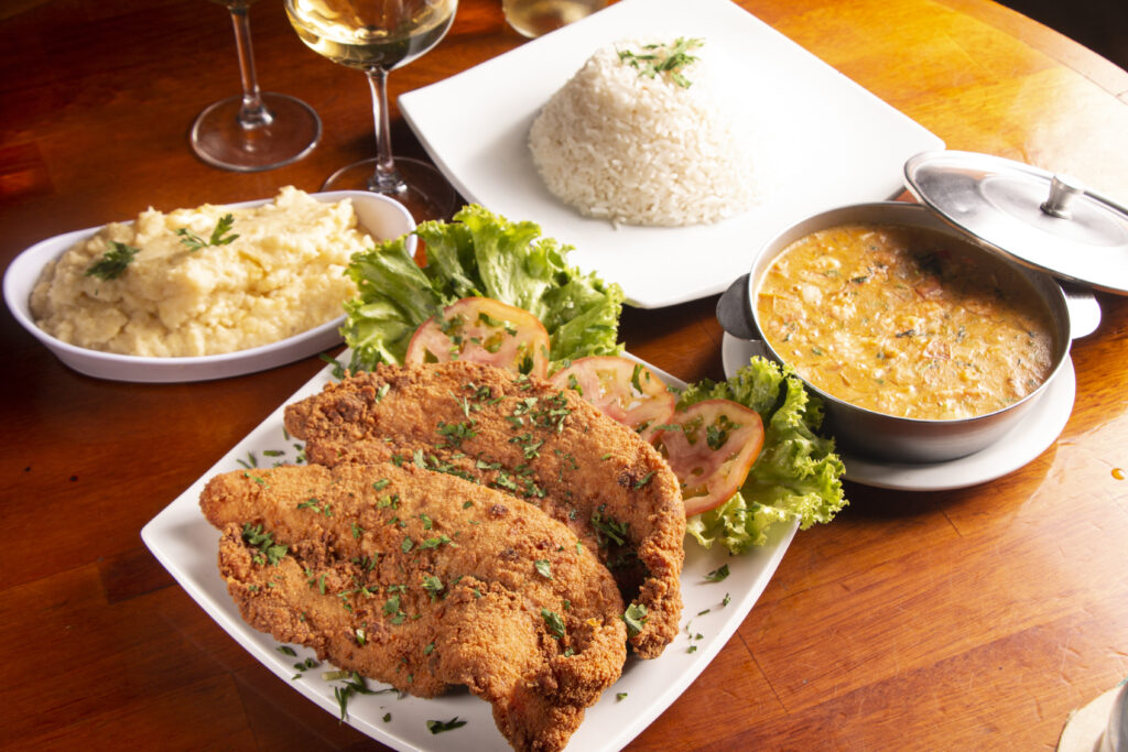 filé de peixe à milanesa com molho de camarão só na brasa méier